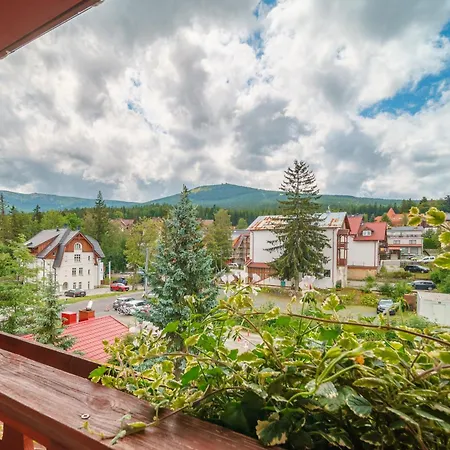 Pod Szrenica Apartmanhotel 3*